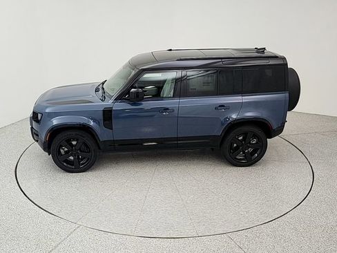 New 2026 Land Rover Defender 110 X-Dynamic SE image 35