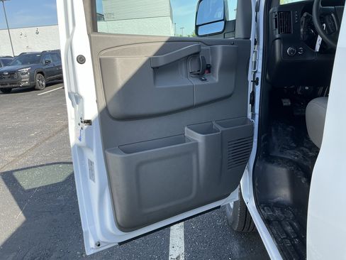 New 2026 Chevrolet Express 3500 Extended w/ Driver Convenience Package RWD image 9