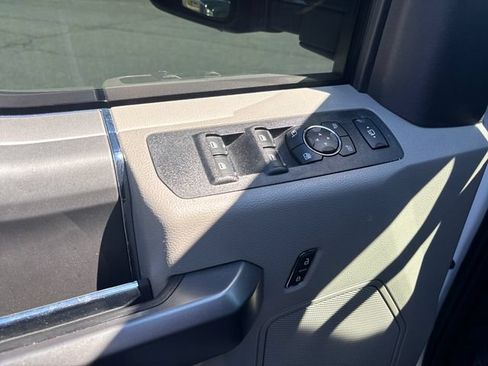 Used 2021 Ford F250 XLT w/ XLT Premium Package AWD/4WD image 17