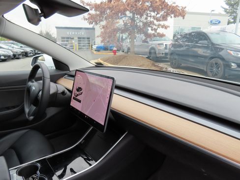 Used 2020 Tesla Model 3 Long Range image 15
