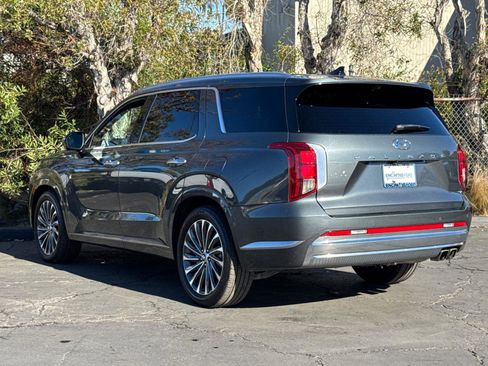 Used 2023 Hyundai Palisade Calligraphy image 11