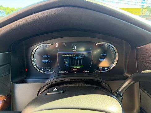 Used 2017 Cadillac Escalade Luxury w/ LPO, Radiant Package AWD/4WD image 31