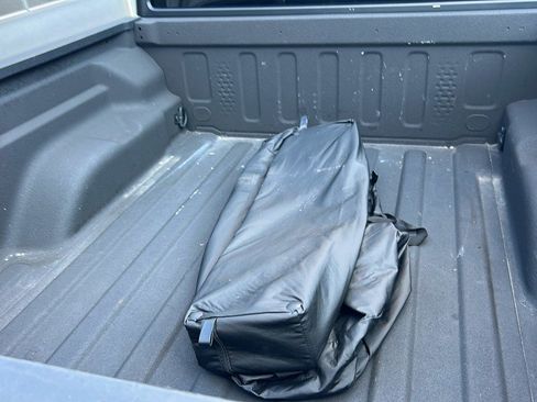 Used 2023 Jeep Gladiator Sport image 13