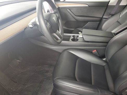 Used 2024 Tesla Model Y Long Range image 11