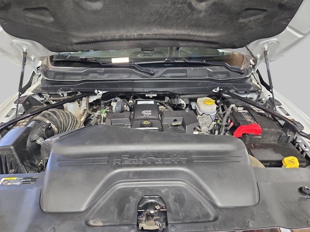 Used 2024 RAM 2500 Laramie AWD/4WD image 33