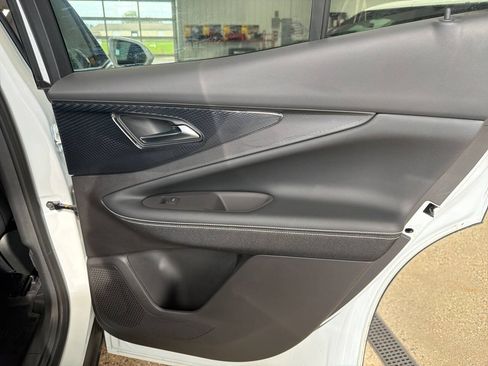 Used 2024 Chevrolet Blazer EV LT AWD/4WD image 28
