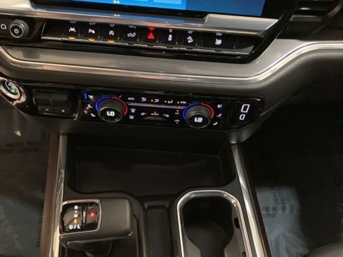 Used 2024 Chevrolet Silverado 1500 High Country w/ Technology Package image 18