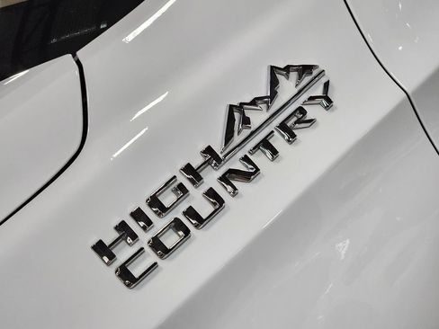 Used 2021 Chevrolet Tahoe High Country w/ Premium Package AWD/4WD image 26