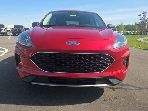 Used 2022 Ford Escape SE w/ Convenience Package FWD image 3