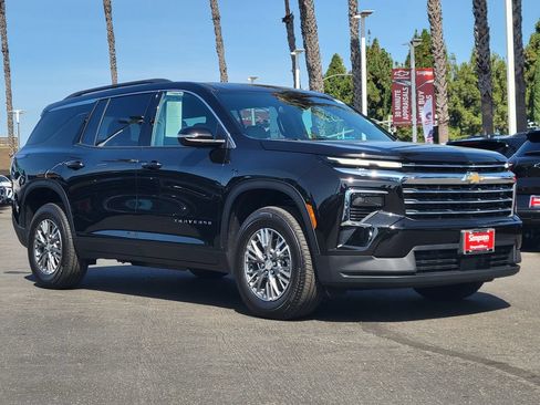 Used 2026 Chevrolet Traverse LT FWD image 32