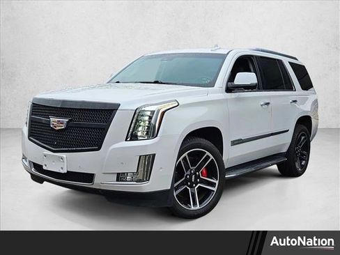 Used 2018 Cadillac Escalade Luxury image 1