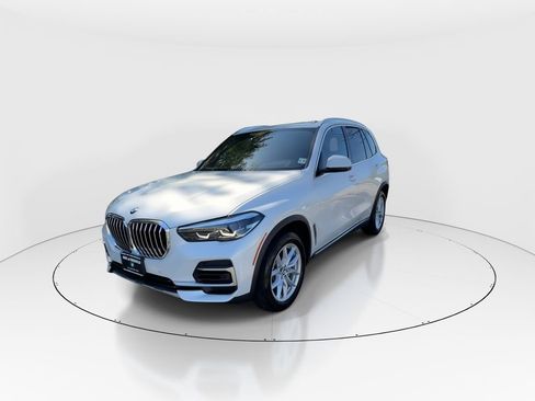 Used 2022 BMW X5 xDrive40i w/ Premium Package AWD/4WD image 4