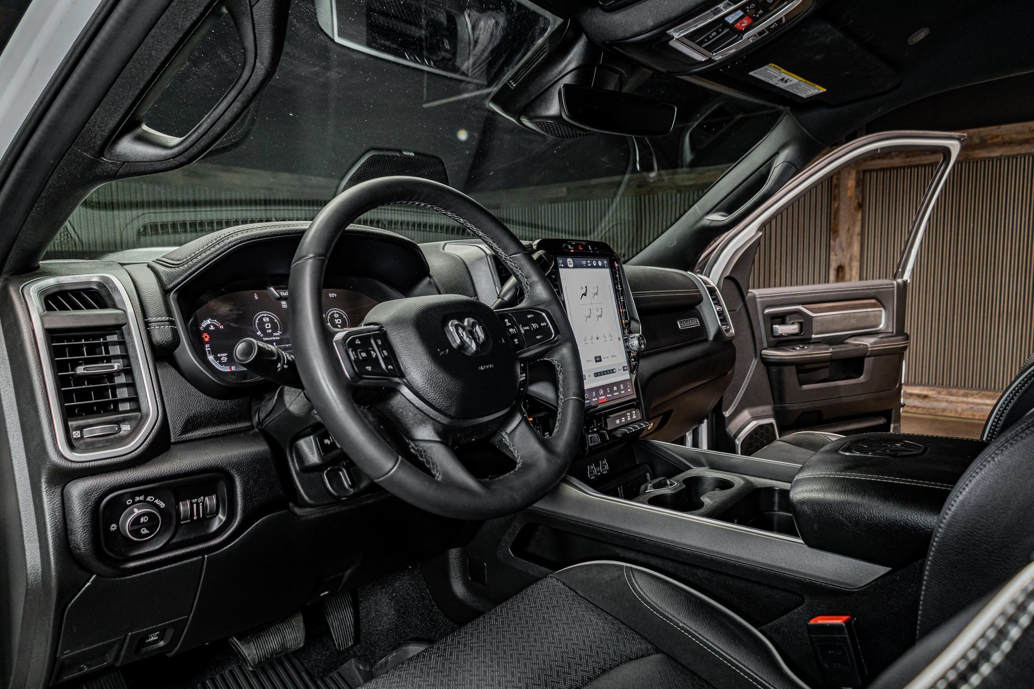 Used 2025 RAM 2500 Laramie w/ Night Edition AWD/4WD image 17