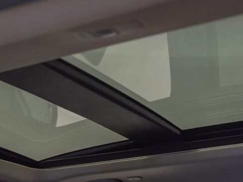 Used 2022 Nissan Rogue Platinum w/ Head-Up Display Package image 4