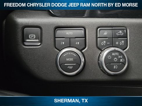 Used 2025 GMC Sierra 1500 SLT AWD/4WD image 16