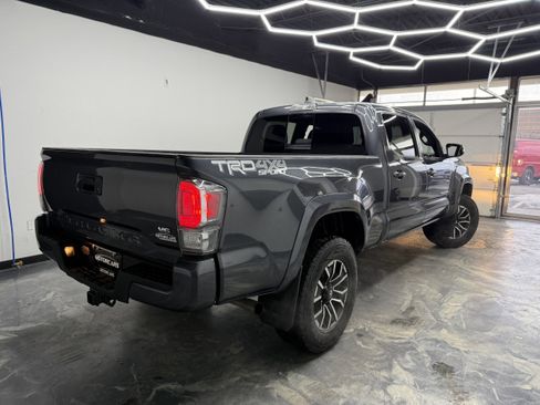 Used 2021 Toyota Tacoma TRD Sport image 5