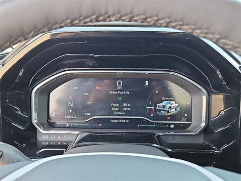 Used 2025 GMC Sierra 1500 SLT image 14