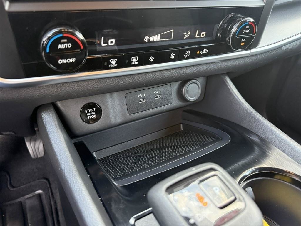 Used 2024 Nissan Rogue SV AWD/4WD image 24
