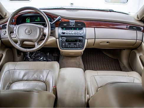 Used 2005 Cadillac De Ville w/ Equipment Group image 21