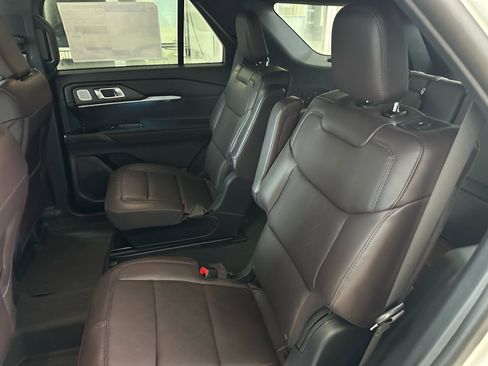 New 2026 Ford Explorer Platinum image 26