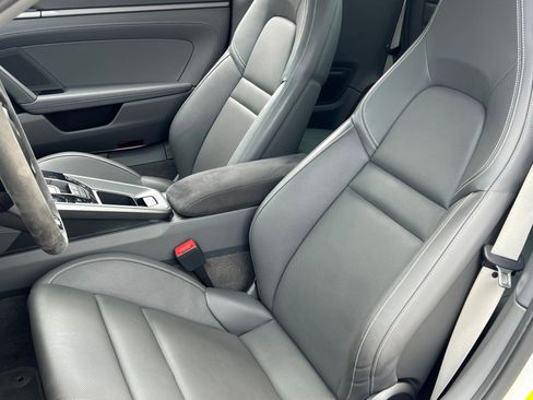 Certified 2021 Porsche 911 Targa 4S w/ Premium Package image 5