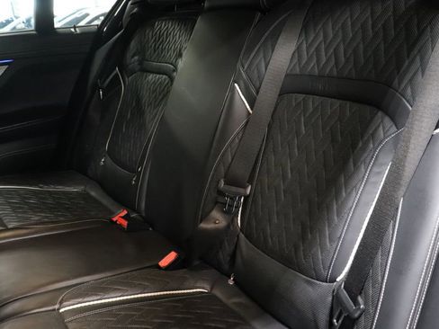 Used 2021 BMW M760i xDrive w/ Luxury Rear Seating Package image 23