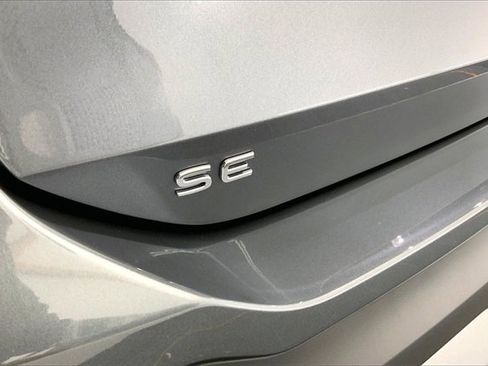 New 2026 Volkswagen Tiguan SE image 13