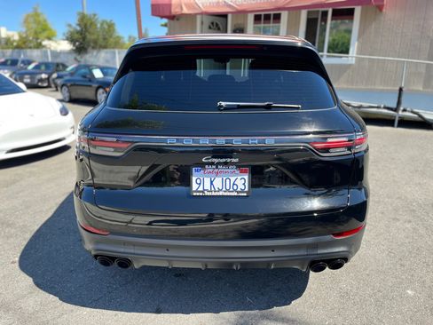 Used 2020 Porsche Cayenne w/ Driver Memory Package AWD/4WD image 7