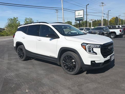 Used 2023 GMC Terrain SLT w/ Elevation Edition AWD/4WD image 2