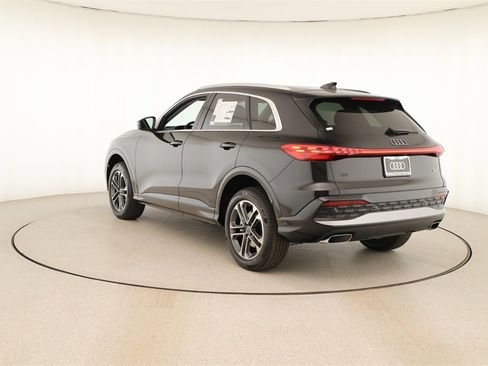 New 2025 Audi Q5 Premium image 4