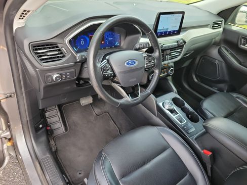 Used 2021 Ford Escape SEL w/ Technology Package image 3