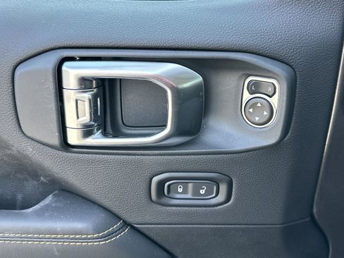 New 2026 Jeep Gladiator Sahara image 13