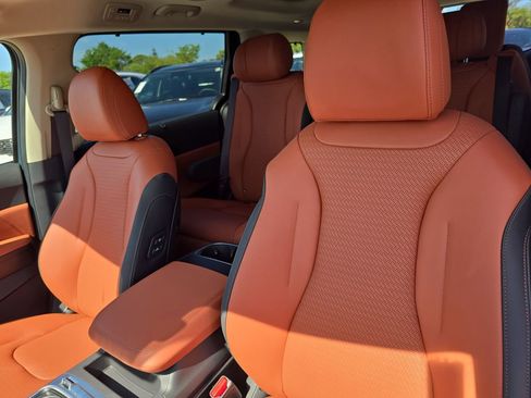 New 2026 Kia Carnival SX Prestige FWD image 23