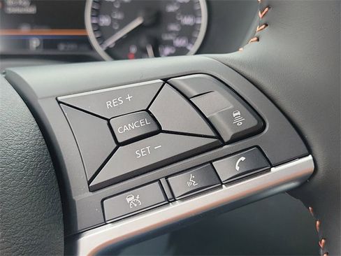 New 2025 Nissan Sentra SR w/ Midnight Edition image 10