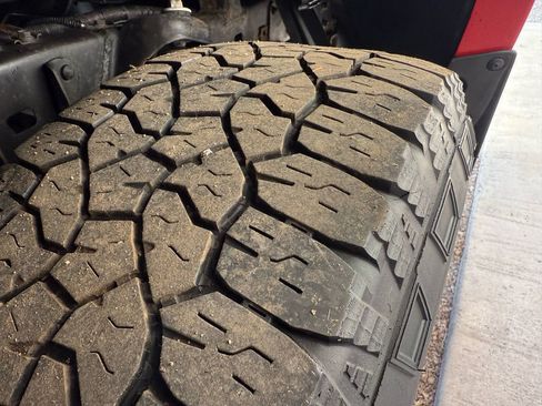 Used 2009 Toyota Tacoma w/ SR5 & TRD Off-Road Packages image 18