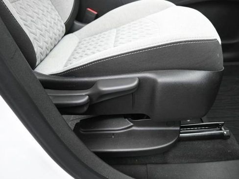 Used 2022 Chevrolet Equinox LS w/ LS Convenience Package AWD/4WD image 31