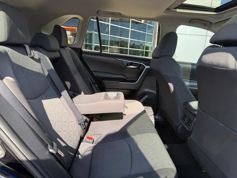 Used 2021 Toyota RAV4 XLE w/ Convenience Package AWD/4WD image 12