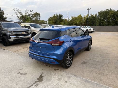 Used 2022 Nissan Kicks SV FWD image 5