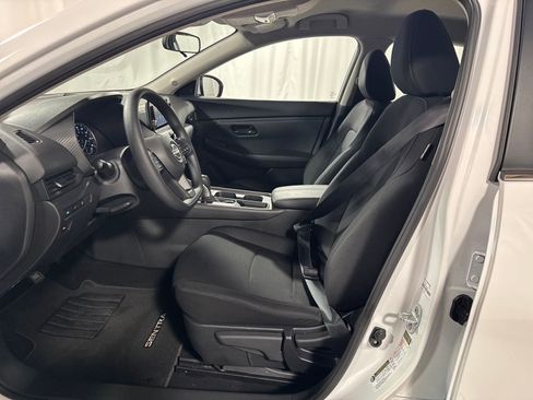 Used 2025 Nissan Sentra S FWD image 3