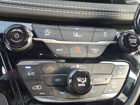 Used 2022 Chrysler Pacifica Touring-L w/ S Appearance Package image 15