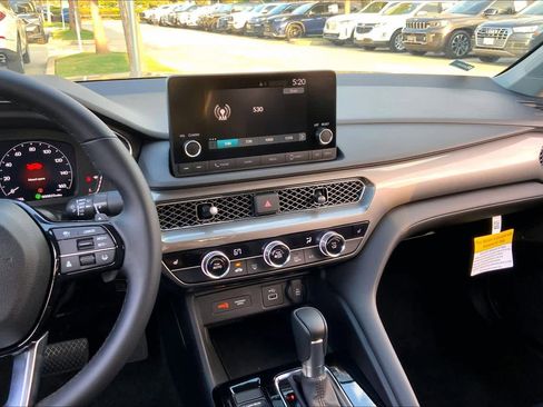 Used 2025 Acura Integra image 6