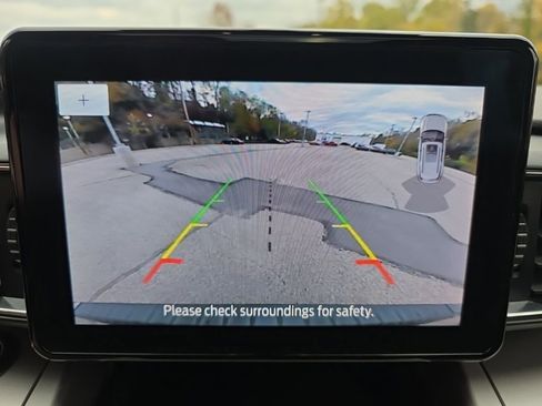 Certified 2022 Ford Explorer XLT w/ Equipment Group 202A image 34