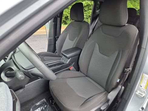Used 2025 Jeep Compass Sport AWD/4WD image 21