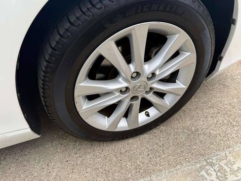 Used 2011 Lexus ES 350 image 37