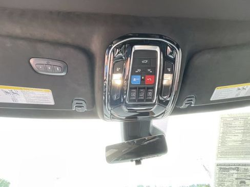 Used 2023 Jeep Grand Wagoneer Series III AWD/4WD image 25