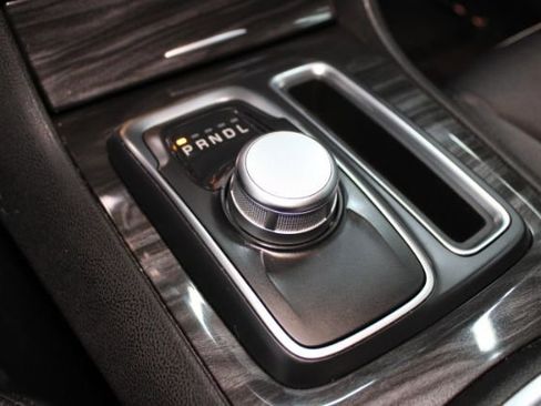 Used 2019 Chrysler 300 Touring w/ Sport Appearance Package image 14