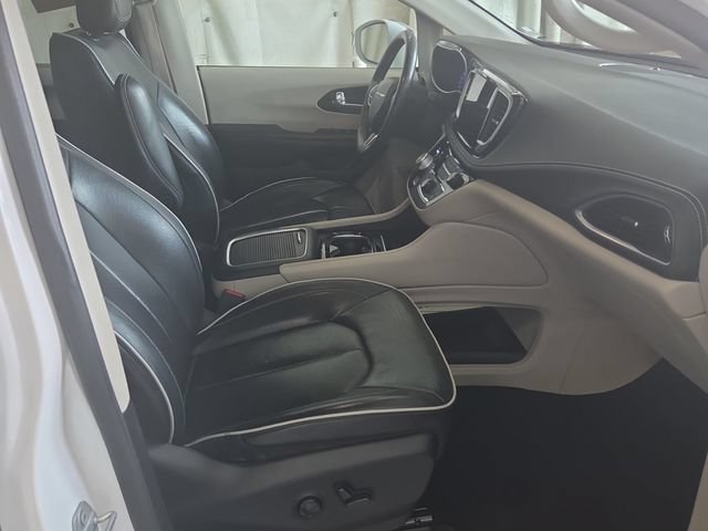 Used 2022 Chrysler Pacifica Limited FWD image 12