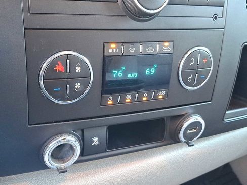 Used 2010 Chevrolet Silverado 1500 LT w/ Texas Edition image 14