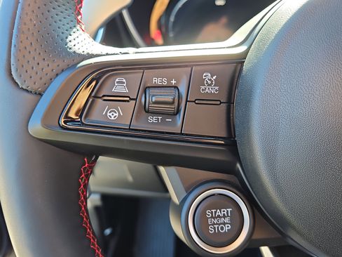 Used 2024 Alfa Romeo Giulia image 14