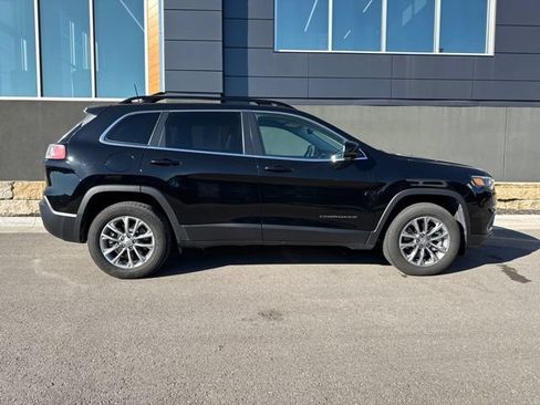 Used 2022 Jeep Cherokee Latitude Lux w/ Mopar Interior Package AWD/4WD image 2
